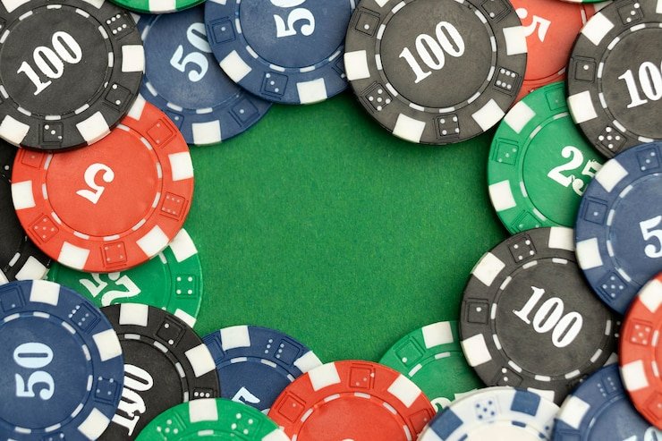 Platform koin25hoki menampilkan meja dealer langsung HD, permainan slot, dan pasar taruhan olahraga